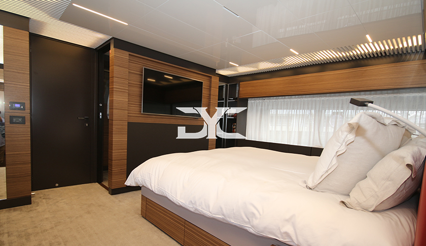 ferretti-920-damonte-yachts