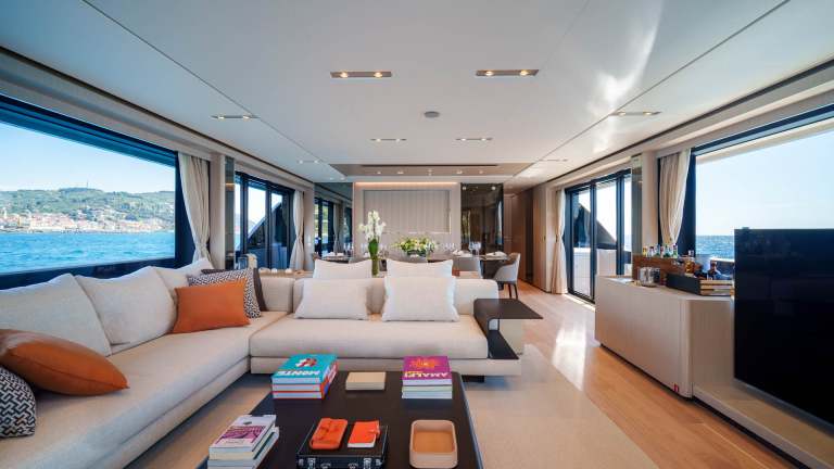 16-sunset-ferretti-1000-damonte-yacht.jpg