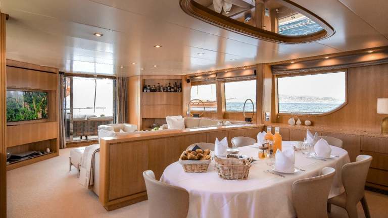 sanlorenzo-sl88-faster-dinning-damonte-yachts copie