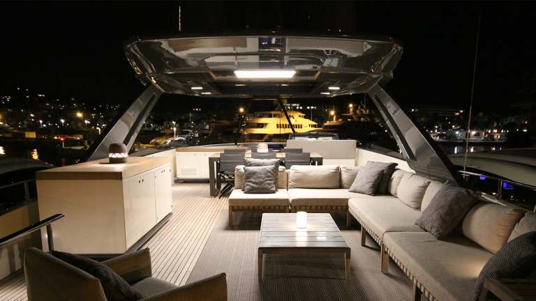 ferretti-920-damonte-yachts-fly1