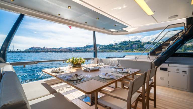 50-sunset-ferretti-1000-damonte-yacht.jpg