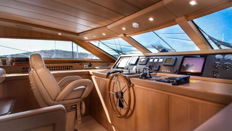 sanlorenzo-sl88-faster-mainhelm-damonte-yachts copie