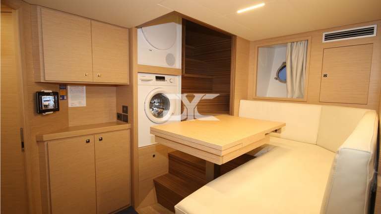 F920-05-crewmess-mah-jong-damonte-yachts copie