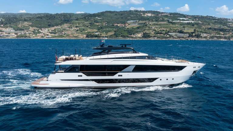 1-sunset-ferretti-1000-damonte-yacht